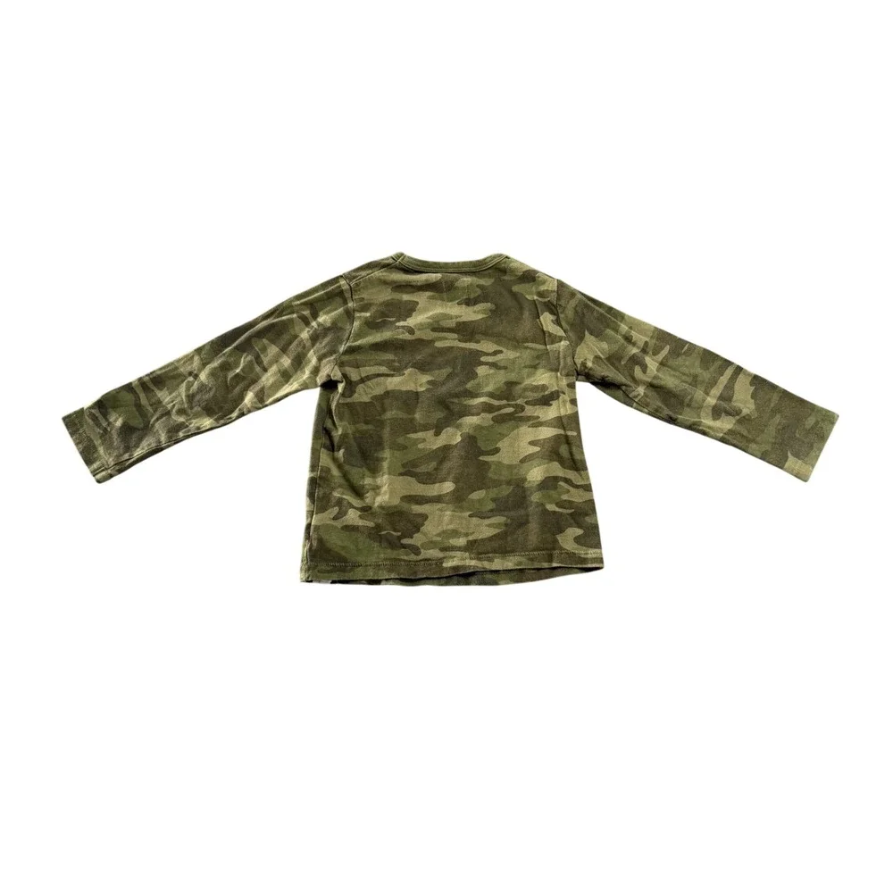 Gap Toddler Boys Green Camo Long Sleeve Pocket T-Shirt Size 5T Camouflage Tee